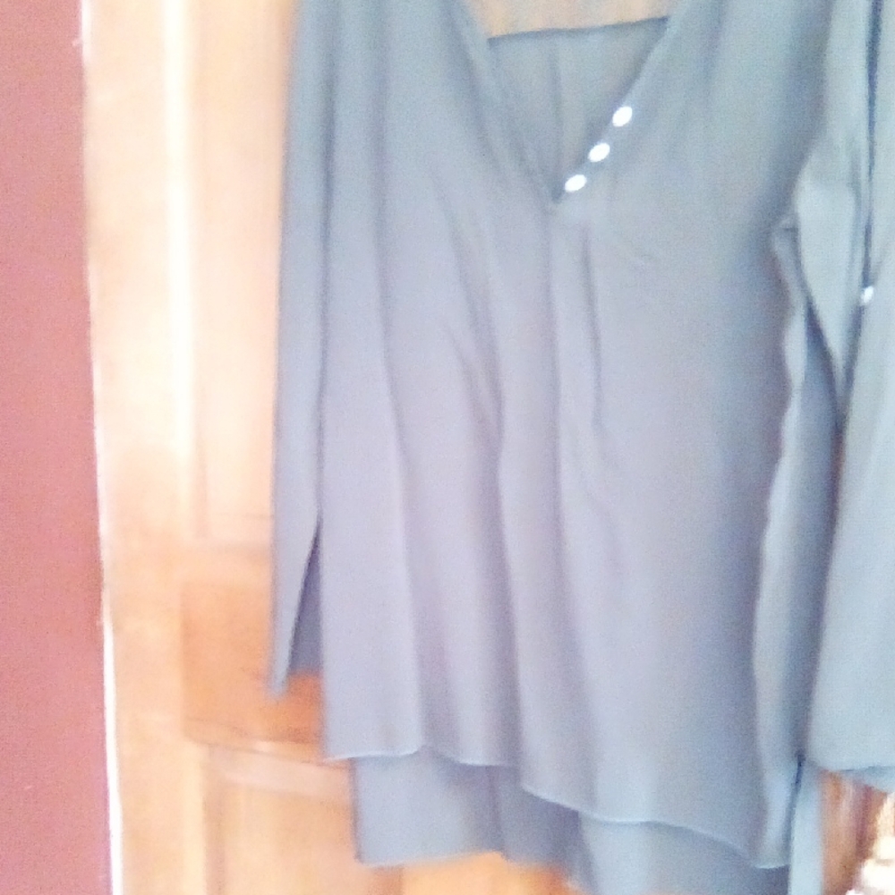 Chic Women's Blouse in Gray